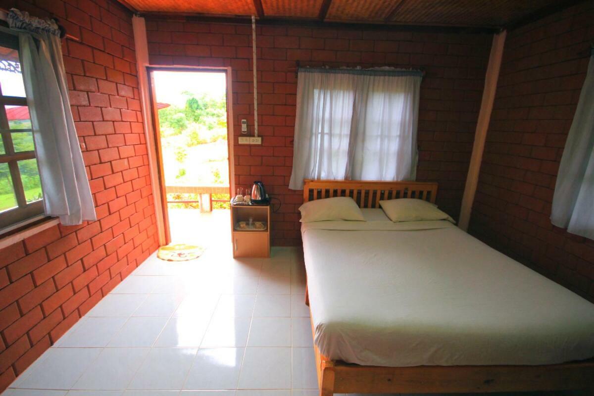 มนต์เมืองแจ่ม Hotel Mae Chaem Bagian luar foto